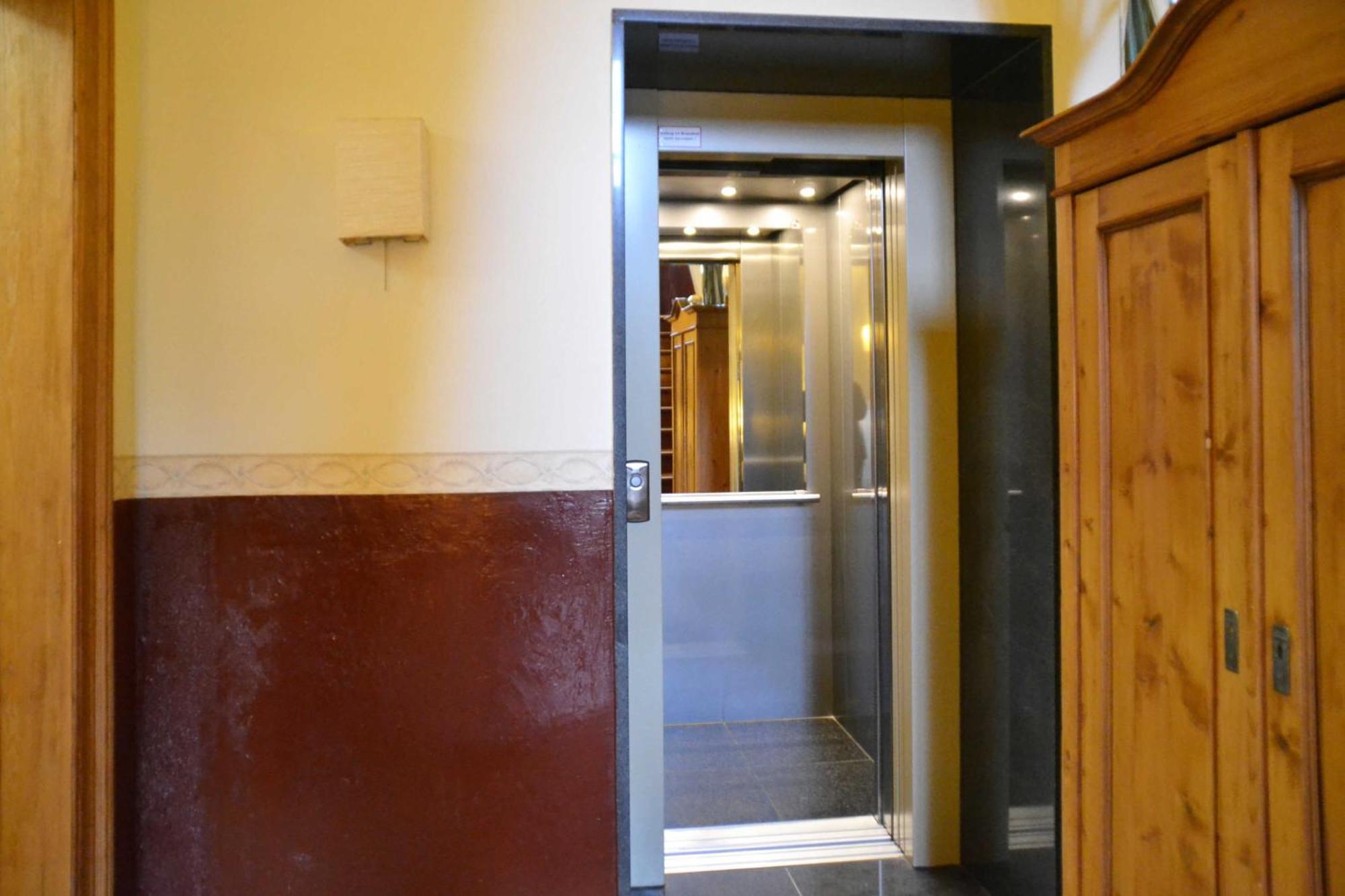 Hermann Hotel Bar Guben Extérieur photo
